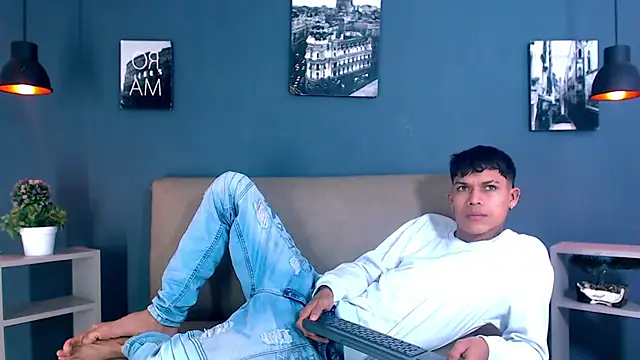 Levis Montes online show from December 2024 01:39:02 PM