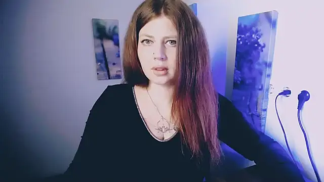 Snapshot of Lizzy_Love chatting on April 2026 06:52:01 PM Lizzy Love online show from April 2026 06:52:01 PM