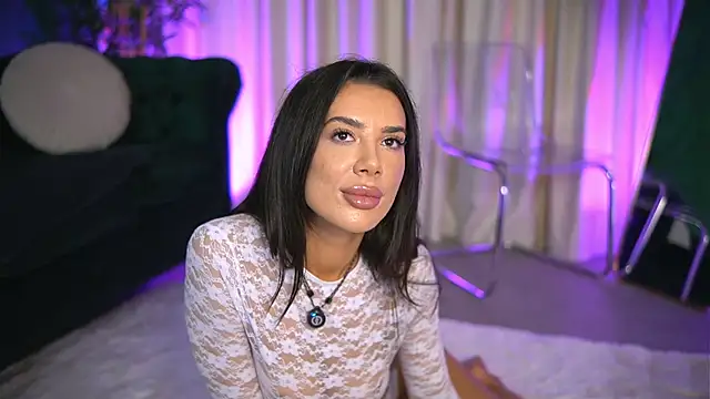 Snapshot of FoxieJullia chatting on October 2025 05:20:02 AM FoxieJullia online show from October 2025 05:20:02 AM