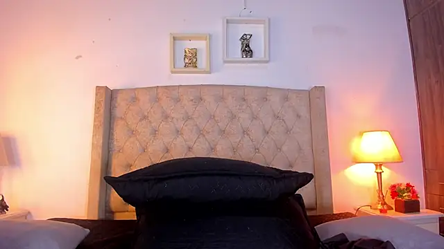 allisson m online show from March 2026 12:10:02 PM