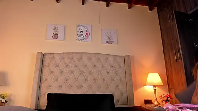 allisson m online show from April 2026 12:04:01 PM