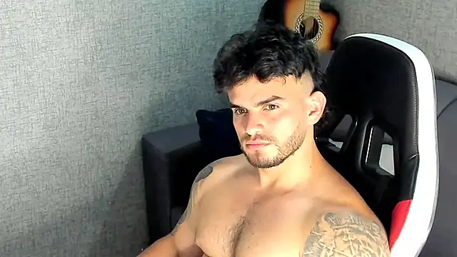 Ricardogo19 online show from October 2025 11:43:01 PM