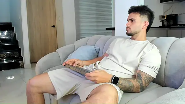 Ricardogo19 online show from April 2026 01:06:02 PM