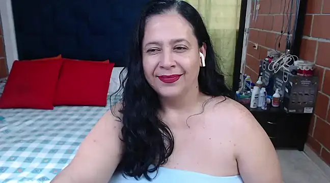 karlaton1977 online show from March 2025 05:45:01 PM