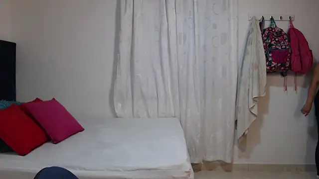 karlaton1977 online show from October 2025 03:23:02 PM