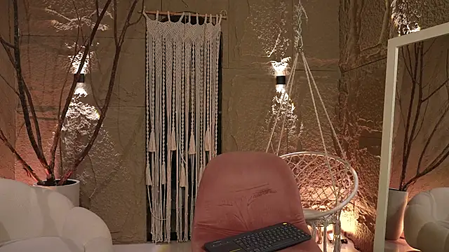 Logan Varela online show from September 2025 12:30:01 PM