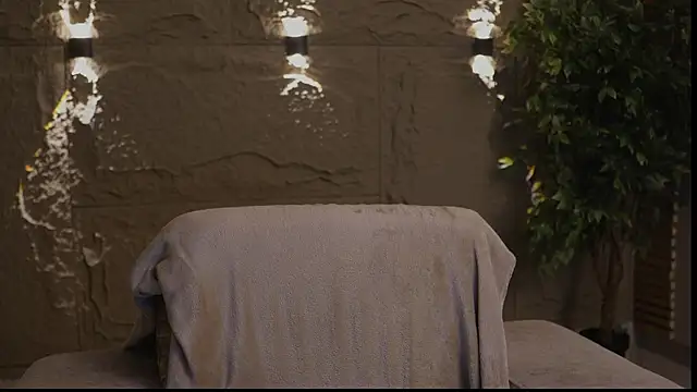 Logan Varela online show from September 2025 12:21:02 PM