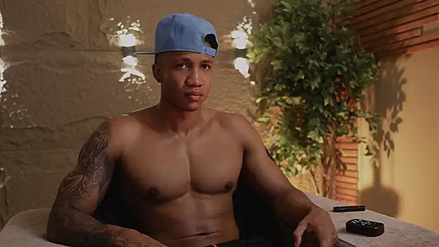 Logan Varela online show from November 2025 12:55:01 PM