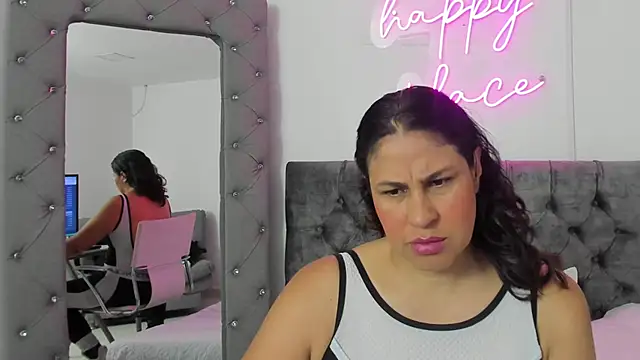 Snapshot of hari_lissaw chatting on April 2026 11:59:01 AM hari lissaw online show from April 2026 11:59:01 AM