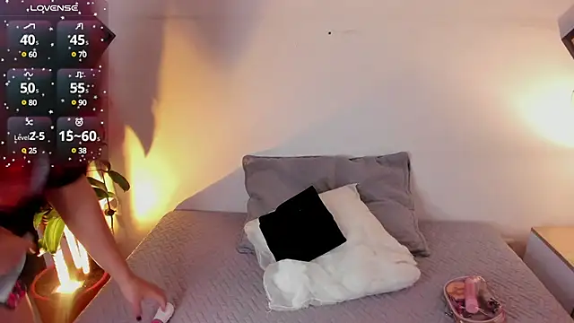 Snapshot of Agatha_Vixen chatting on February 2025 12:22:02 PM Agatha Vixen online show from February 2025 12:22:02 PM