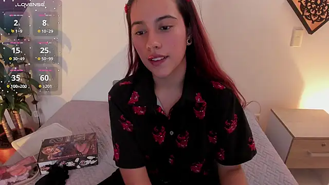 Snapshot of Agatha_Vixen chatting on February 2025 06:27:02 PM Agatha Vixen online show from February 2025 06:27:02 PM