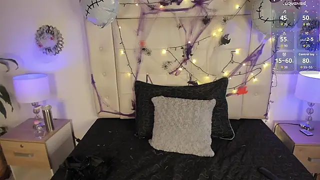 Snapshot of Agatha_Vixen chatting on October 2025 12:50:01 PM Agatha Vixen online show from October 2025 12:50:01 PM