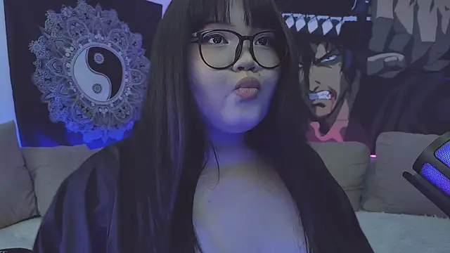 Snapshot of LeyaKan chatting on January 2025 09:45:01 PM LeyaKan online show from January 2025 09:45:01 PM