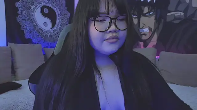 Snapshot of LeyaKan chatting on January 2025 06:57:01 AM LeyaKan online show from January 2025 06:57:01 AM