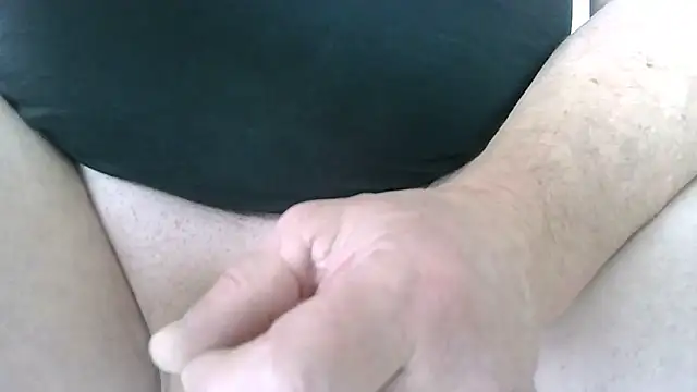 Snapshot of petardroutier chatting on October 2025 12:18:02 PM petardroutier online show from October 2025 12:18:02 PM