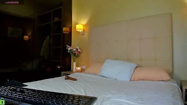 Valerie Woods online show from February 2026 01:16:02 AM