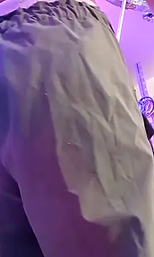 Snapshot of gurlnips chatting on November 2025 11:18:02 AM gurlnips online show from November 2025 11:18:02 AM