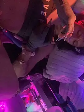 Snapshot of gurlnips chatting on December 2025 03:50:02 PM gurlnips online show from December 2025 03:50:02 PM