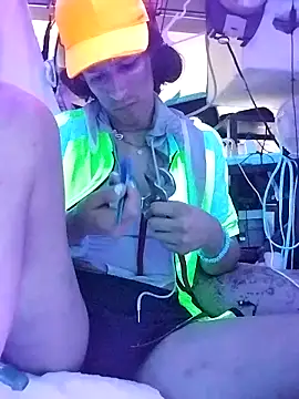 gurlnips online show from April 2026 02:58:01 PM