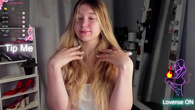 Rebecca Kelly online show from September 2025 01:55:02 AM