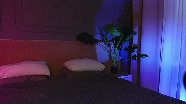 Snapshot of Liv_Fay chatting on March 2026 03:19:02 PM Liv Fay online show from March 2026 03:19:02 PM