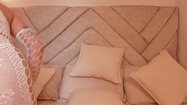 DarlinJones online show from April 2026 07:04:02 PM