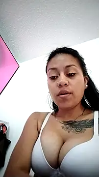 Tiphanydirty3 online show from April 2026 05:18:01 PM