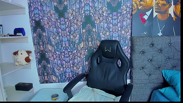 Snapshot of dominic_smith_ chatting on December 2024 05:58:02 AM dominic smith online show from December 2024 05:58:02 AM