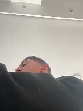 Snapshot of dominic_smith_ chatting on February 2025 08:45:01 PM dominic smith online show from February 2025 08:45:01 PM