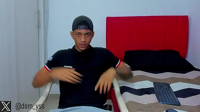 Snapshot of dominic_smith_ chatting on February 2025 11:00:02 PM dominic smith online show from February 2025 11:00:02 PM