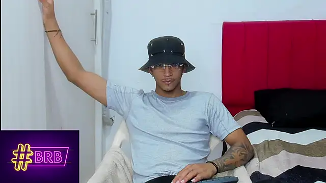 Snapshot of dominic_smith_ chatting on March 2025 02:55:02 AM dominic smith online show from March 2025 02:55:02 AM