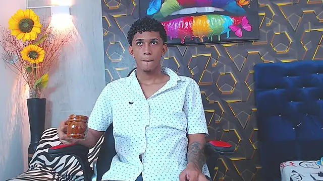 Snapshot of dominic_smith_ chatting on October 2025 09:45:01 PM dominic smith online show from October 2025 09:45:01 PM