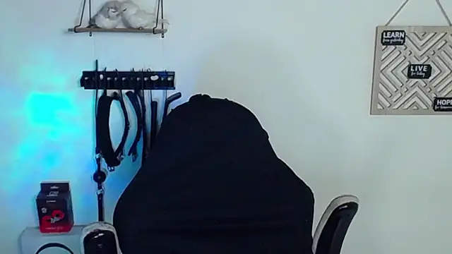 Alan hadid1 online show from January 2025 12:50:02 AM