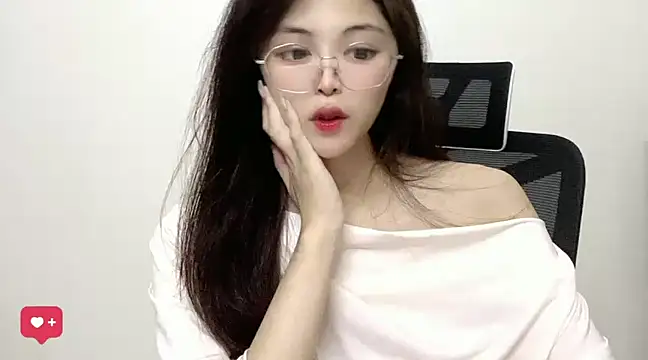 Snapshot of ---MIA--- chatting on February 2025 12:55:01 PM ---MIA--- online show from February 2025 12:55:01 PM