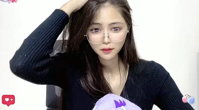 Snapshot of ---MIA--- chatting on February 2025 03:42:01 PM ---MIA--- online show from February 2025 03:42:01 PM