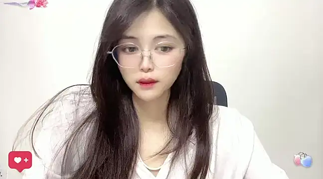 Snapshot of ---MIA--- chatting on February 2025 01:20:01 PM ---MIA--- online show from February 2025 01:20:01 PM