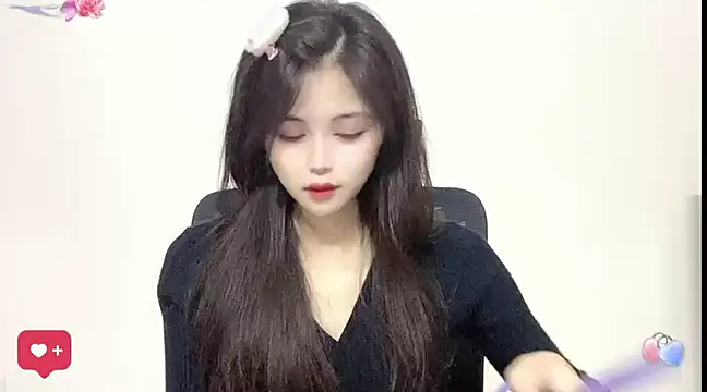 Snapshot of ---MIA--- chatting on February 2025 01:11:02 PM ---MIA--- online show from February 2025 01:11:02 PM