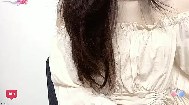 Snapshot of ---MIA--- chatting on February 2025 11:33:01 AM ---MIA--- online show from February 2025 11:33:01 AM