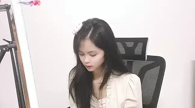 Snapshot of ---MIA--- chatting on February 2025 08:20:01 AM ---MIA--- online show from February 2025 08:20:01 AM