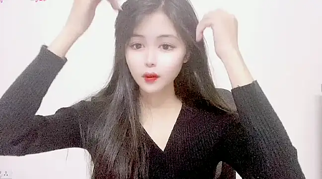 Snapshot of ---MIA--- chatting on March 2025 04:33:01 PM ---MIA--- online show from March 2025 04:33:01 PM