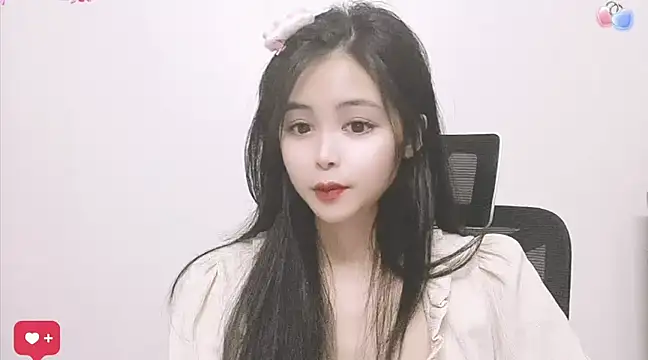 Snapshot of ---MIA--- chatting on March 2025 01:04:02 PM ---MIA--- online show from March 2025 01:04:02 PM