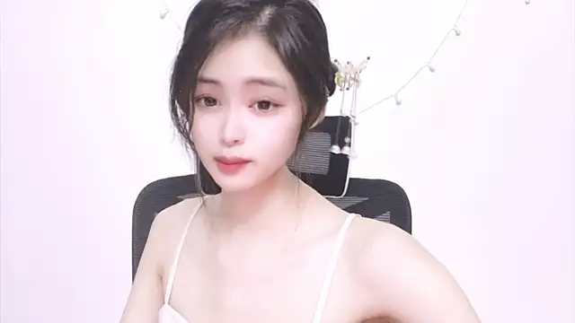 Snapshot of ---MIA--- chatting on September 2025 02:11:02 PM ---MIA--- online show from September 2025 02:11:02 PM