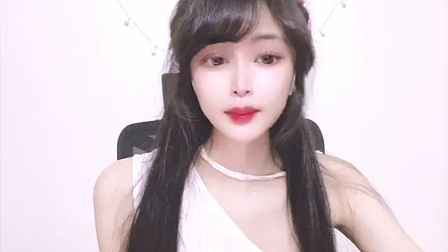 Snapshot of ---MIA--- chatting on October 2025 02:13:01 PM ---MIA--- online show from October 2025 02:13:01 PM