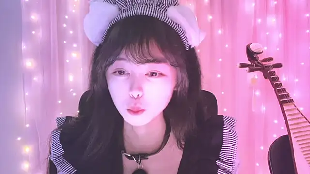 Snapshot of ---MIA--- chatting on October 2025 02:07:02 PM ---MIA--- online show from October 2025 02:07:02 PM