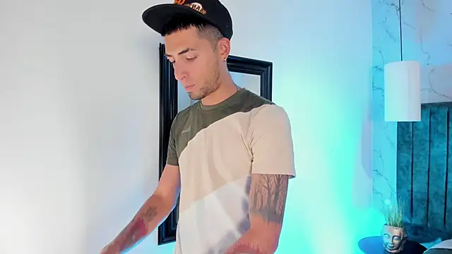 DrakeNeumann online show from December 2025 03:46:02 AM