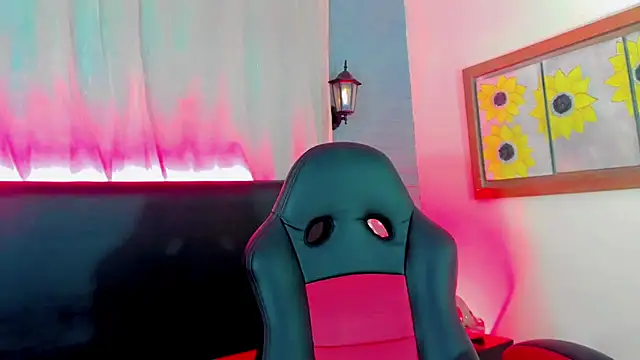 Snapshot of Nikita_Gers chatting on December 2024 03:32:01 AM Nikita Gers online show from December 2024 03:32:01 AM