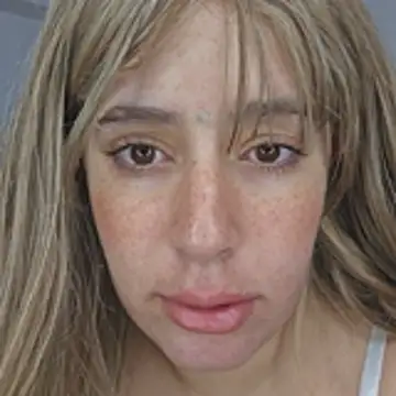 Snapshot of Massa8 chatting on November 2025 09:09:01 AM Massa8 online show from November 2025 09:09:01 AM