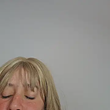 Snapshot of Massa8 chatting on November 2025 04:11:01 AM Massa8 online show from November 2025 04:11:01 AM