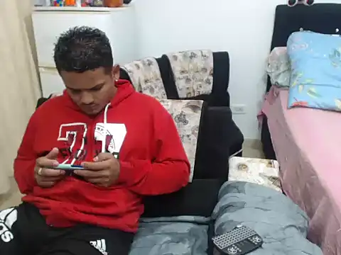 Snapshot of Boycuriousxxx chatting on February 2025 06:20:01 PM Boycuriousxxx online show from February 2025 06:20:01 PM