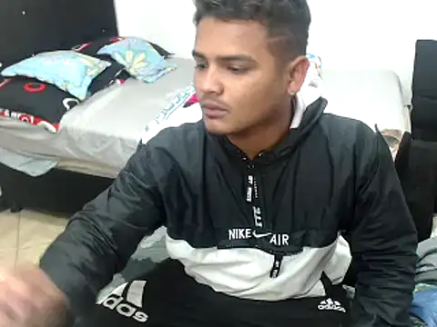 Snapshot of Boycuriousxxx chatting on March 2025 12:32:02 PM Boycuriousxxx online show from March 2025 12:32:02 PM